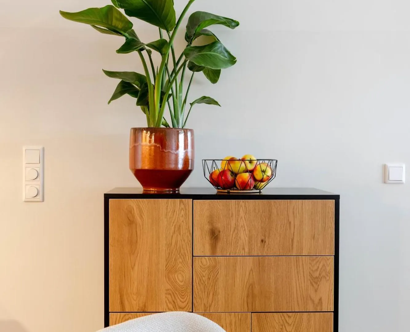 Apartman Oomph Berlin Minimalist & Mighty - 1 Bedroom Hosting Up To 6