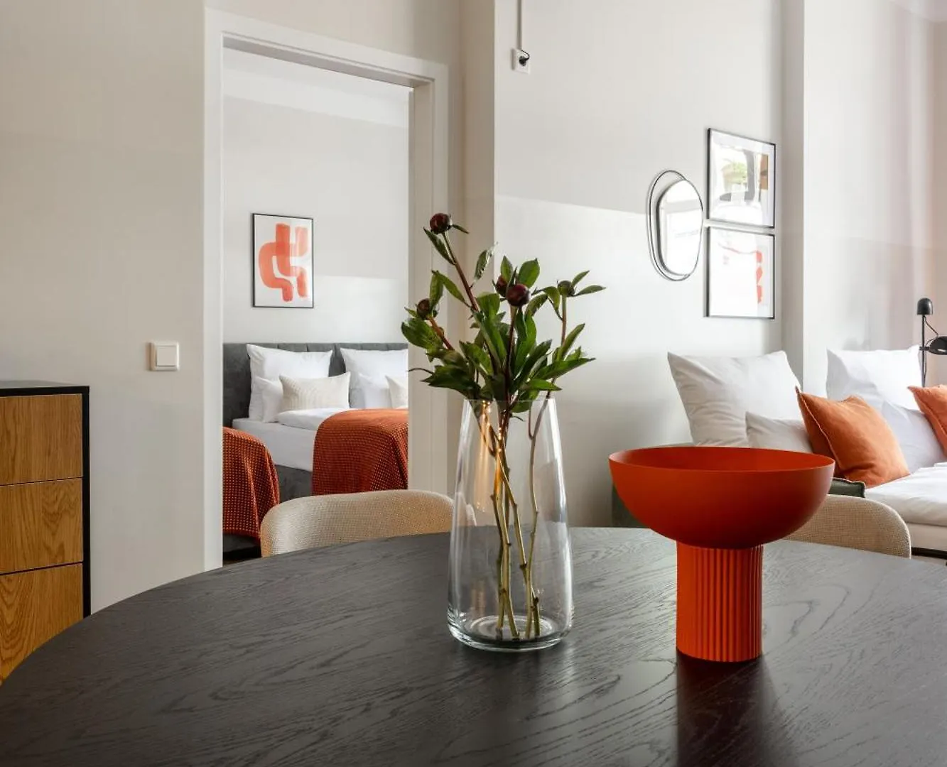 Oomph Berlin Minimalist & Mighty - 1 Bedroom Hosting Up To 6 0*,