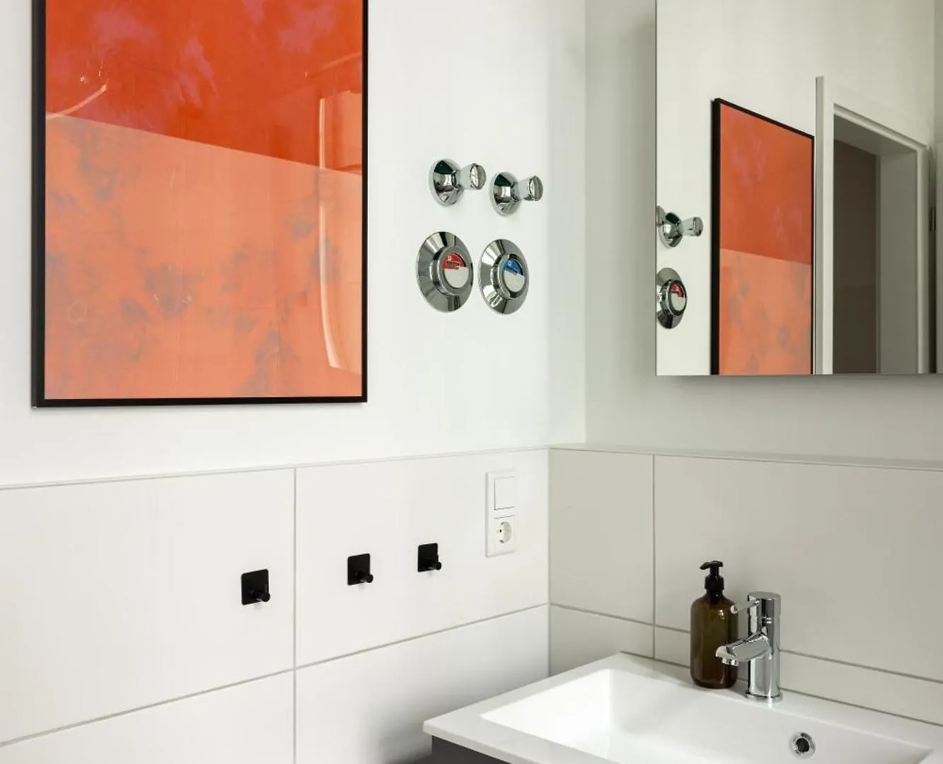 Oomph Berlin Minimalist & Mighty - 1 Bedroom Hosting Up To 6 Niemcy