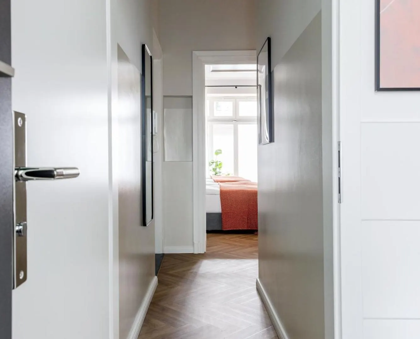 Oomph Berlin Minimalist & Mighty - 1 Bedroom Hosting Up To 6 아파트
