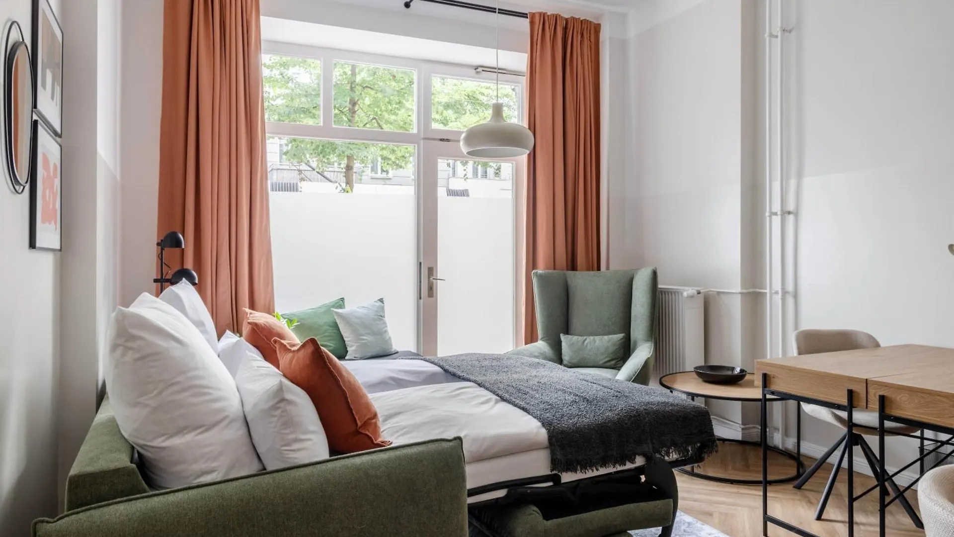 Oomph Berlin Minimalist & Mighty - 1 Bedroom Hosting Up To 6 0*,